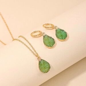NIB Green Faux Stone Druzy Necklace & Earrings Set; Boho Peridot Color 3 Piece!